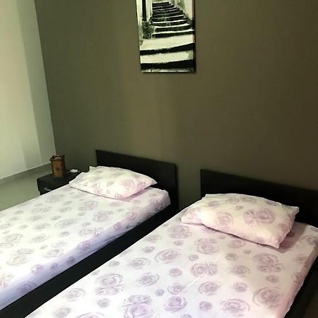 Luqa Apartment - 5 Mins From Airport Exterior foto