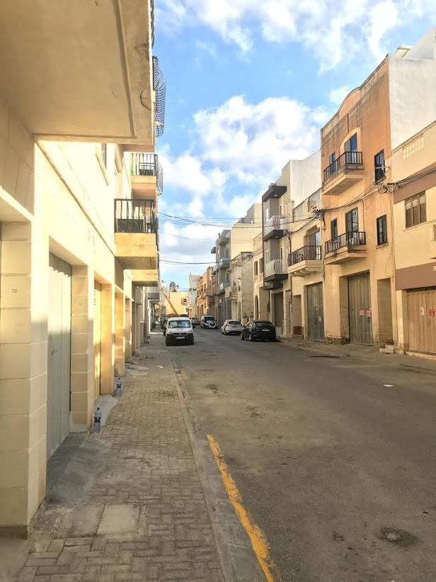 Luqa Apartment - 5 Mins From Airport Exterior foto