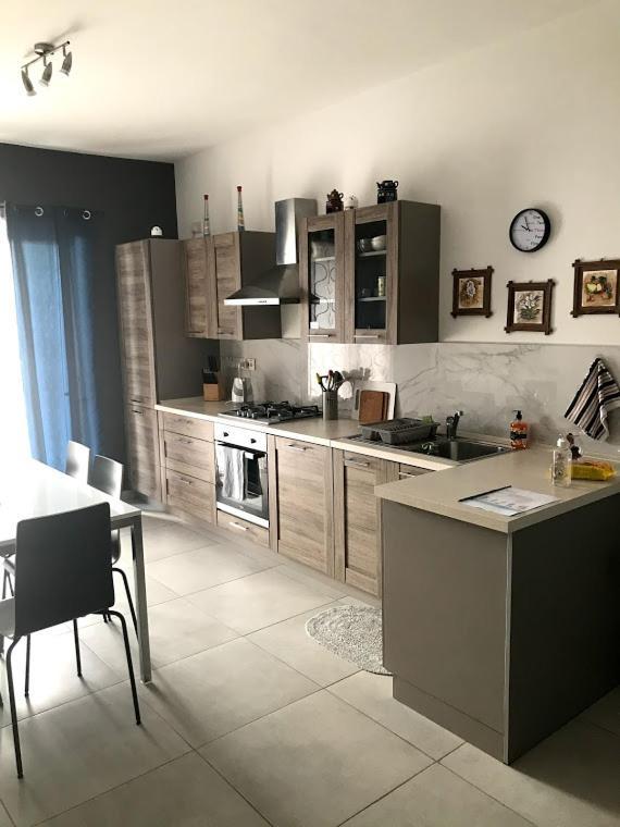 Luqa Apartment - 5 Mins From Airport Exterior foto